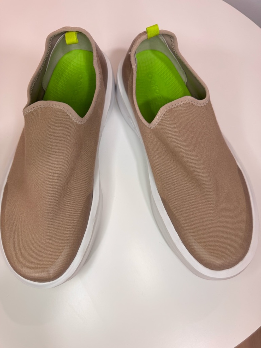 OOFOS Women’s Slip-On Recovery Shoes Beige Comfort Size 10